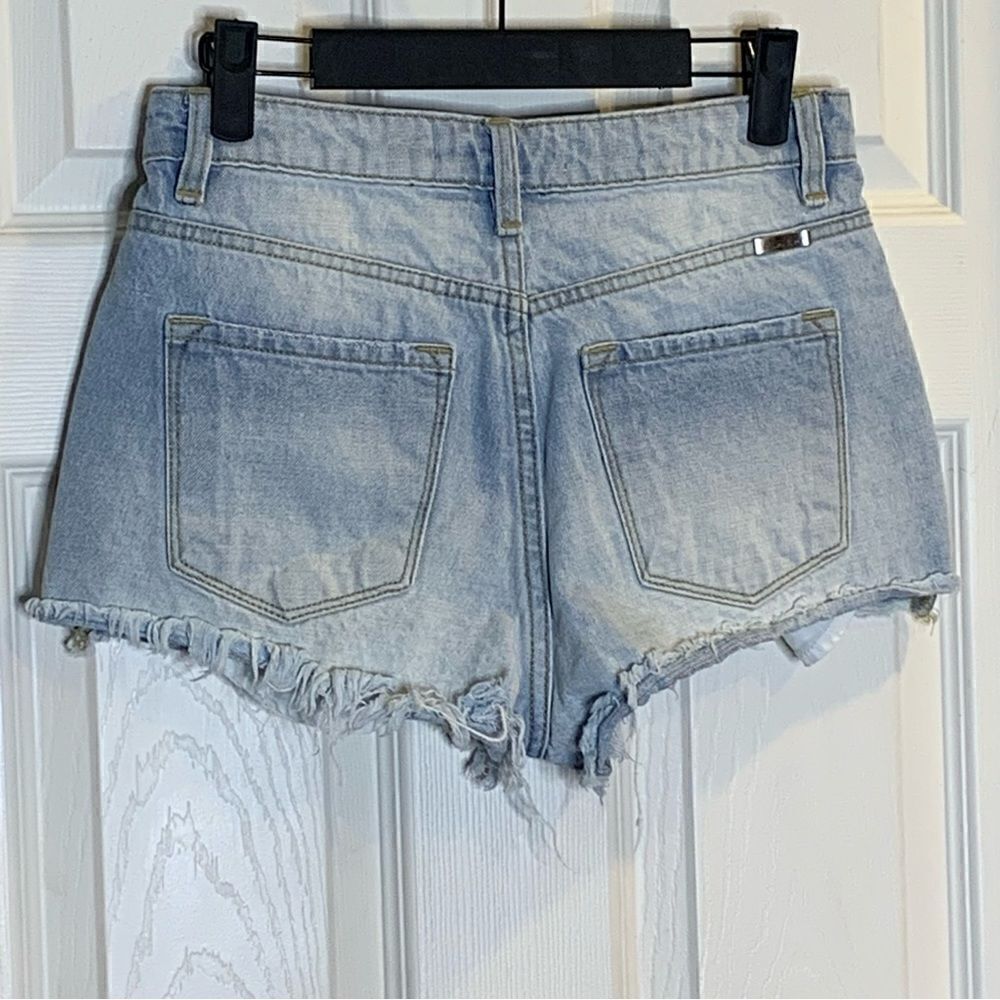 KanCan Multi-Color Thread Distressed Shorts Size Small - Picture 2 of 10